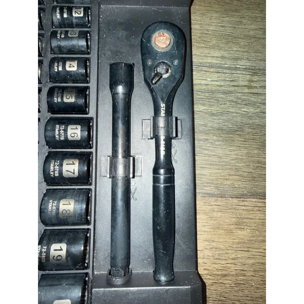 Stanley Black Chrome 22 Piece Universal Mechanics Tool Set 3/8 Drive STMT81189 - Picture 2 of 11